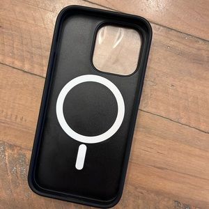 Casetify iPhone 14 Pro mirrored/black phone case.